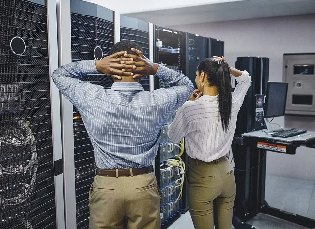 Employees discovering an EDI server crash